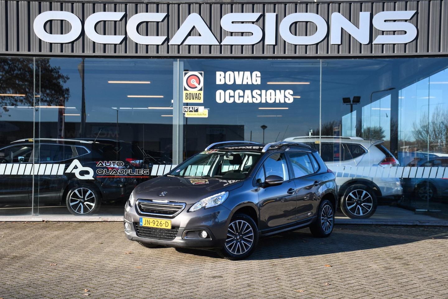 Peugeot 2008 - 1.2 Active PANORAMADAK/NAVIGATIE/ CRUISE - AutoWereld.nl