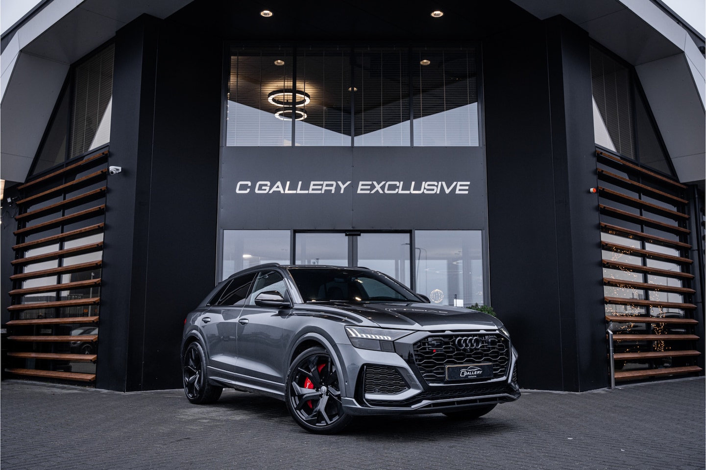 Audi RSQ8 - 4.0 TFSI quattro - Panorama l Keramisch l Stoelkoeling l 360 Camera | Memory - AutoWereld.nl