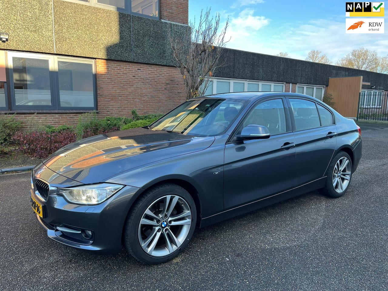 BMW 3-serie - 316i Executive Sport Leder Navi Boekjes N.A.P - AutoWereld.nl