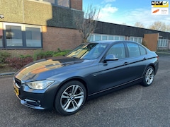 BMW 3-serie - 316i Executive Sport Leder Navi Boekjes N.A.P