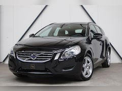 Volvo V60 - 1.6 T4 Momentum l 180 PK l Automaat l Xenon l Bluetooth