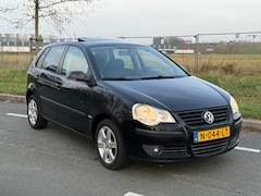 Volkswagen Polo - 1.2 Trendline|Schuifdak|Stoelverwarming|Nieuw Apk|