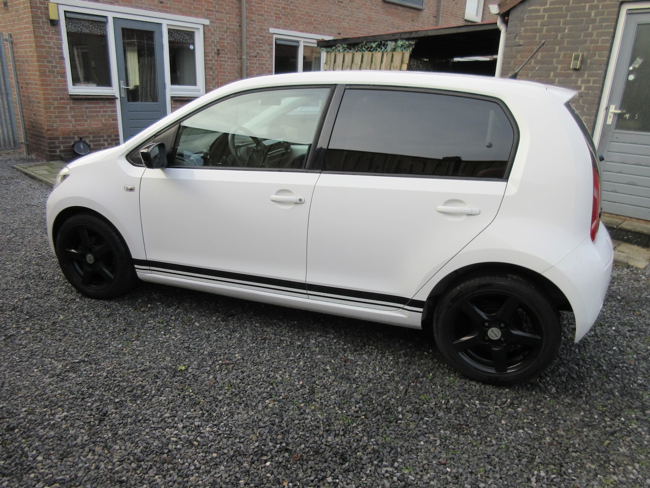 Volkswagen Up! - 1.0 move up! BlueMotion 1.0 BlueMotion Move up 5 DRS 2016 15 inch LMV Airco Wit - AutoWereld.nl