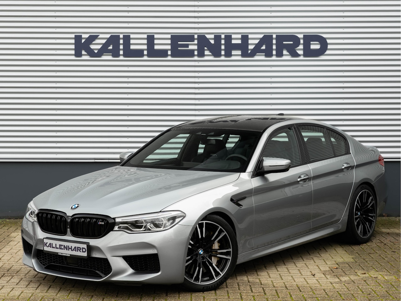 BMW M5 - 5-serie - Individual ''Pure Metal Silver'' - Carbon Brakes - Bowers & Wilkins - AutoWereld.nl