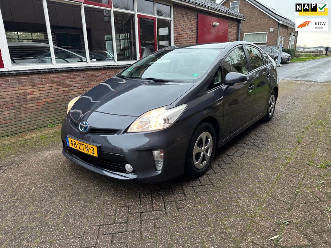 Toyota Prius - 1.8 Comfort NAVI CAMERA NAP APK DEALER OH - AutoWereld.nl
