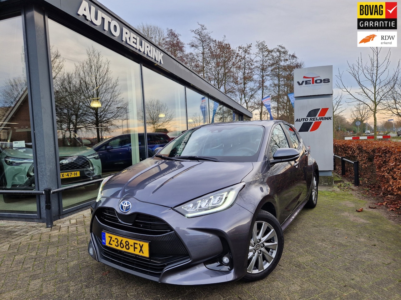 Toyota Yaris - 1.5 Hybrid Business Plus/TREKHAAK AFNB/KEYLESS/STOEL-EN STUURWIELVERWARMING - AutoWereld.nl