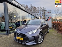 Toyota Yaris - 1.5 Hybrid Business Plus/TREKHAAK AFNB/KEYLESS/STOEL-EN STUURWIELVERWARMING
