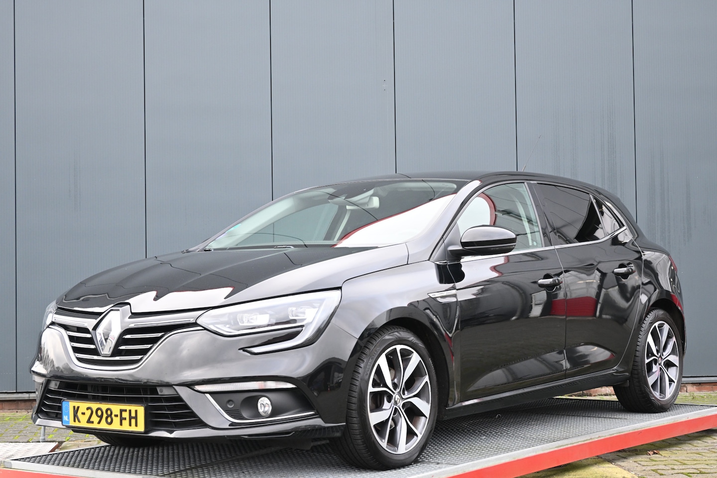 Renault Mégane - 1.2 TCe Limited trekhaak camera - AutoWereld.nl