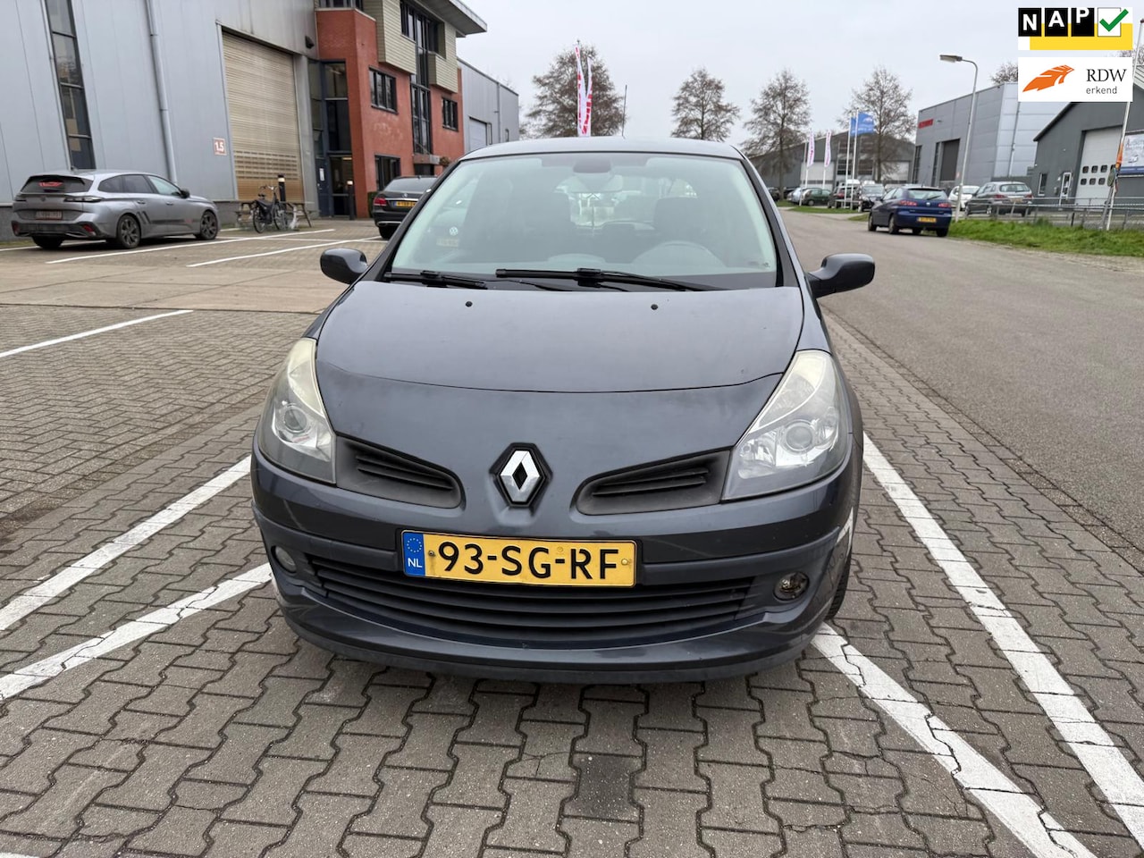 Renault Clio - 1.6-16V Dynamique Luxe clima - AutoWereld.nl