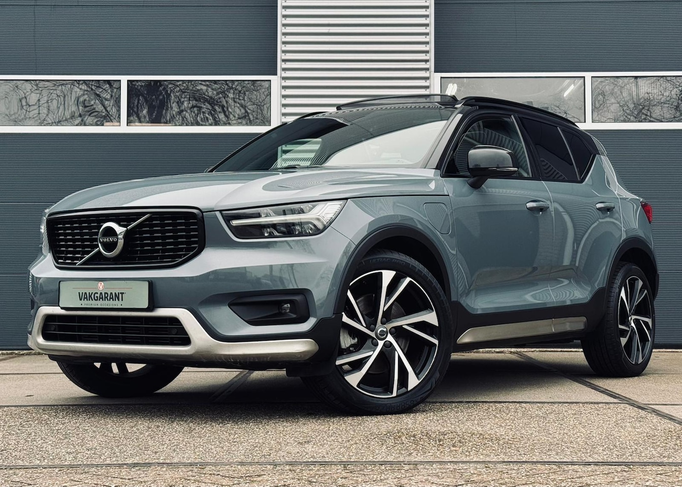 Volvo XC40 - 1.5 T5 R-Design |Pano |Harman/Kardon |Trekhaak |Sfeer |Alcantara - AutoWereld.nl