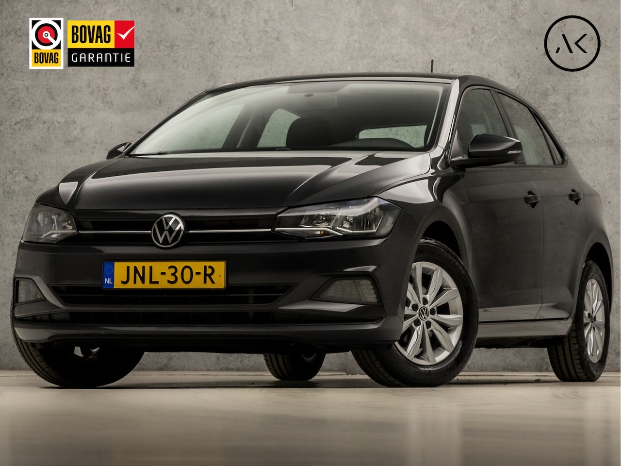 Volkswagen Polo - 1.0 TSI Sportline Automaat (GROOT NAVI, ADAPTIVE CRUISE, PARKEERSENSOREN, SPORTSTOELEN, LM - AutoWereld.nl