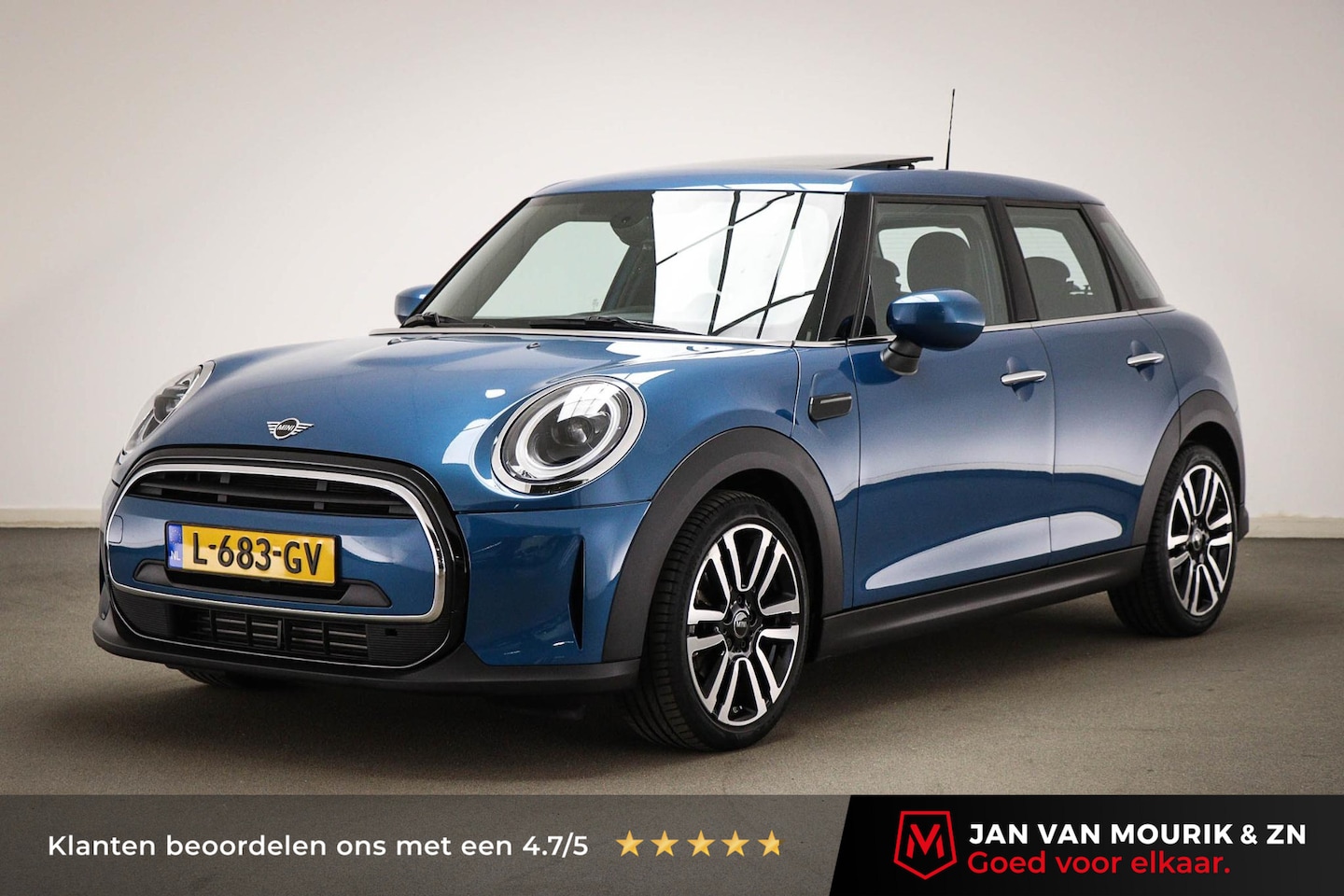 MINI Cooper - Mini 1.5 Classic | COMFORT / CONNECTED NAVIGATION- PACK | PANORAMADAK | DAB | APPLE | 17" - AutoWereld.nl