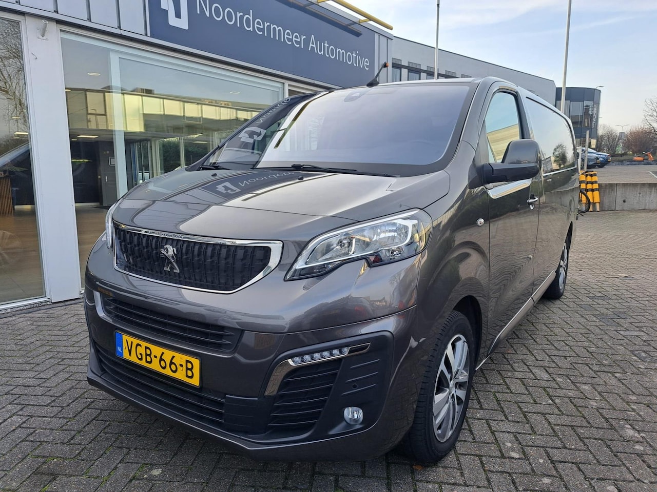 Peugeot Expert - 2.0 BlueHDI 180PK - AutoWereld.nl