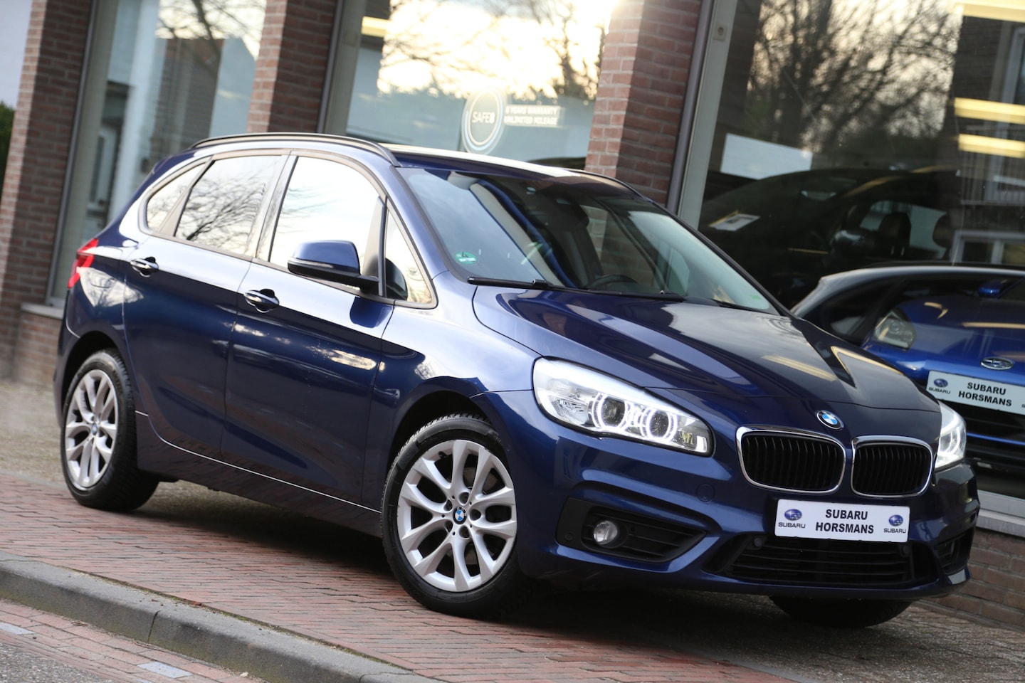 BMW 2-serie Active Tourer - 220i Executive Automaat Navi LED - AutoWereld.nl