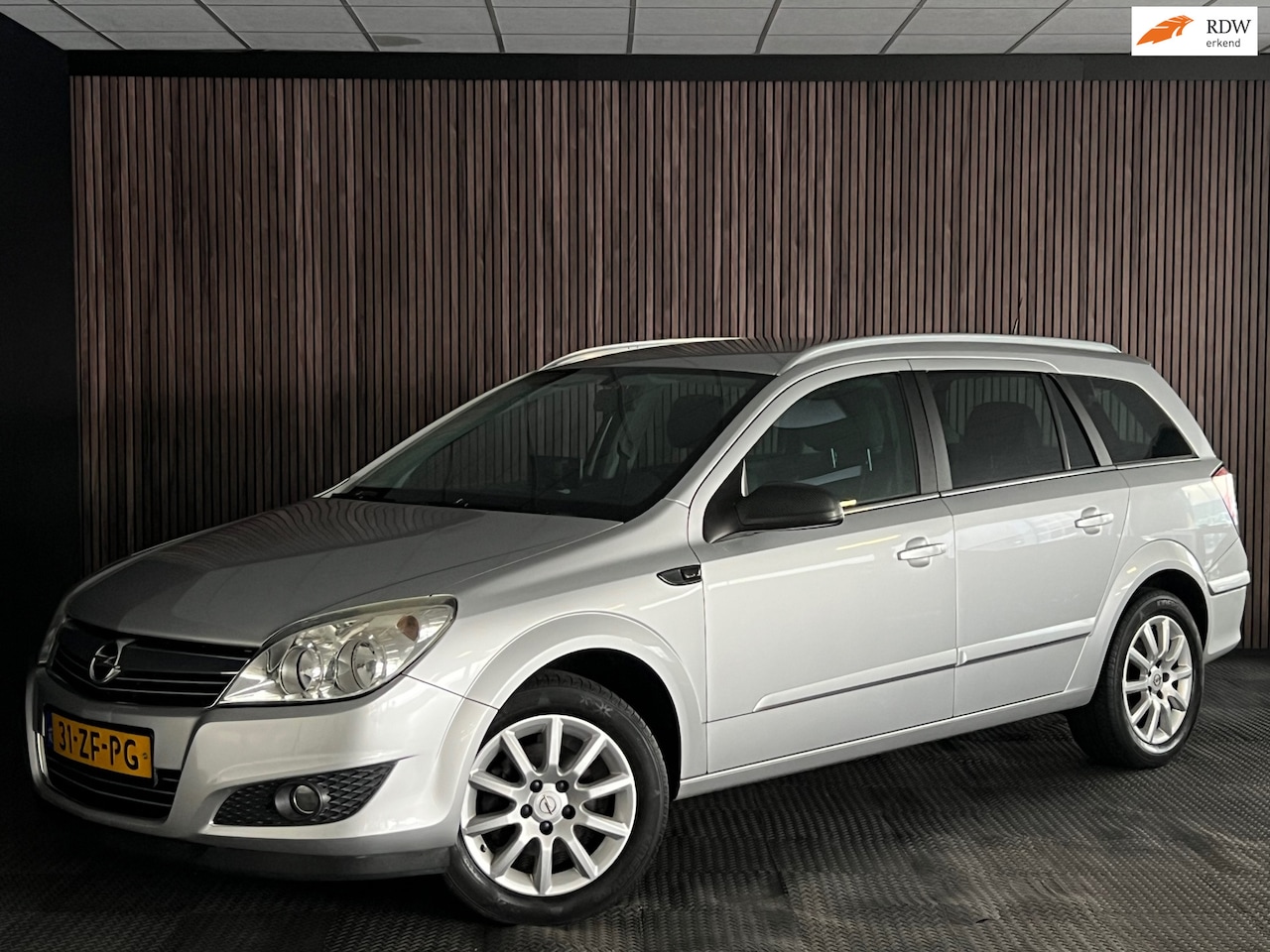Opel Astra Wagon - 1.6 Executive STOELVERWARMING/LEER/CRUISE CONTROL/TREKHAAK/AIRCO - AutoWereld.nl