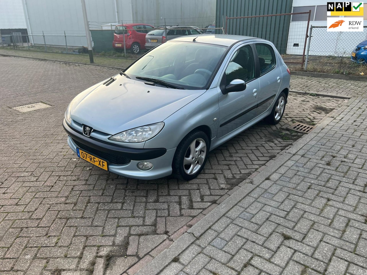 Peugeot 206 - 1.4 Air-line Airco 4 Deurs Elk Ramen Lm Velgen - AutoWereld.nl