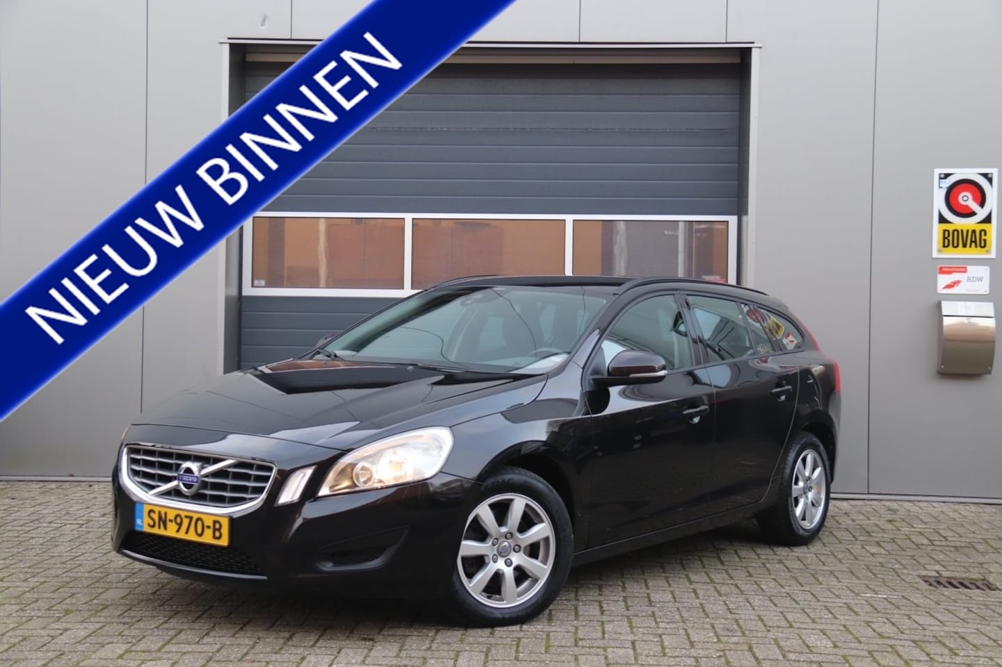 Volvo V60 - 1.6 T4 Kinetic 1.6 T4 Kinetic - AutoWereld.nl