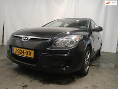 Hyundai i30 - 1.4i Active - Schade
