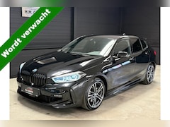 BMW 1-serie - 118i Automaat M Sport Led Navi Clima 18Inch Nieuwe Staat