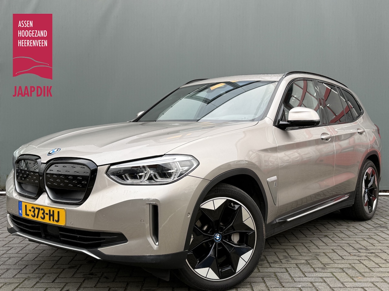 BMW iX3 - BWJ 2021 80 KWh High Executive 286 PK PANODAK | FULL LED | LEDER | STOELVERW. | ADAPTIVE C - AutoWereld.nl