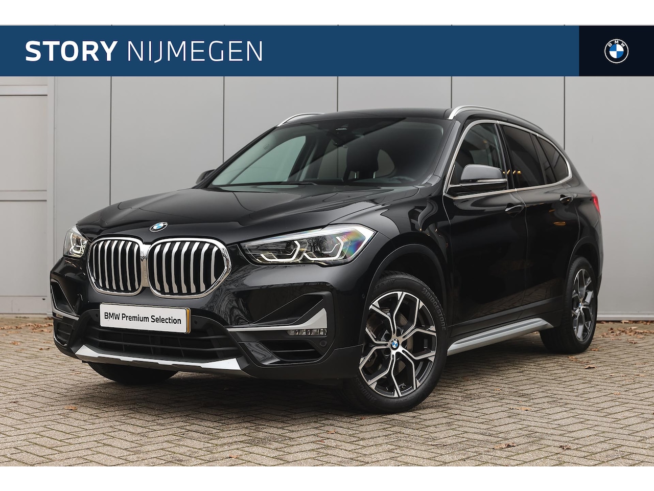 BMW X1 - sDrive20i High Executive xLine Automaat / Trekhaak / Sportstoelen / Head-Up / Achteruitrij - AutoWereld.nl