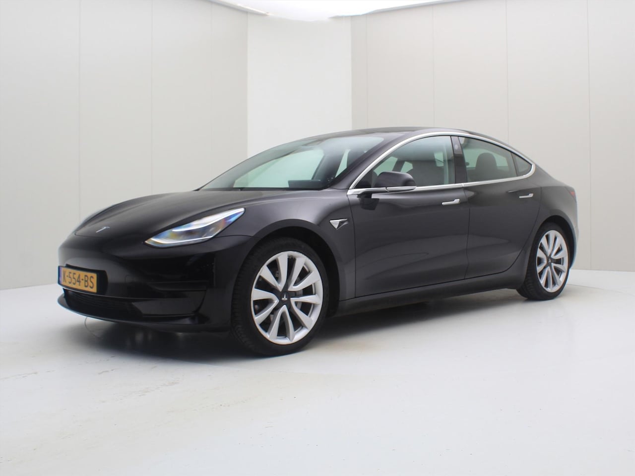 Tesla Model 3 - Standard RWD Plus [ LFP ACCU+19'' LMV+AUTOPILOT+60 kWh+PREMIUM AUDIO ] - AutoWereld.nl