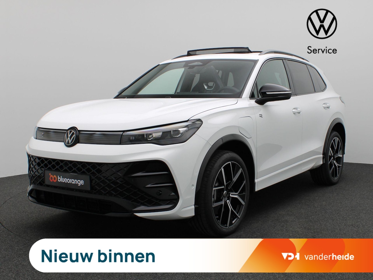 Volkswagen Tiguan - 1.5 eHybrid R-Line Edition 272PK DSG Black Style, Trekhaak, Pano-Schuifdak, Achterruitrijc - AutoWereld.nl