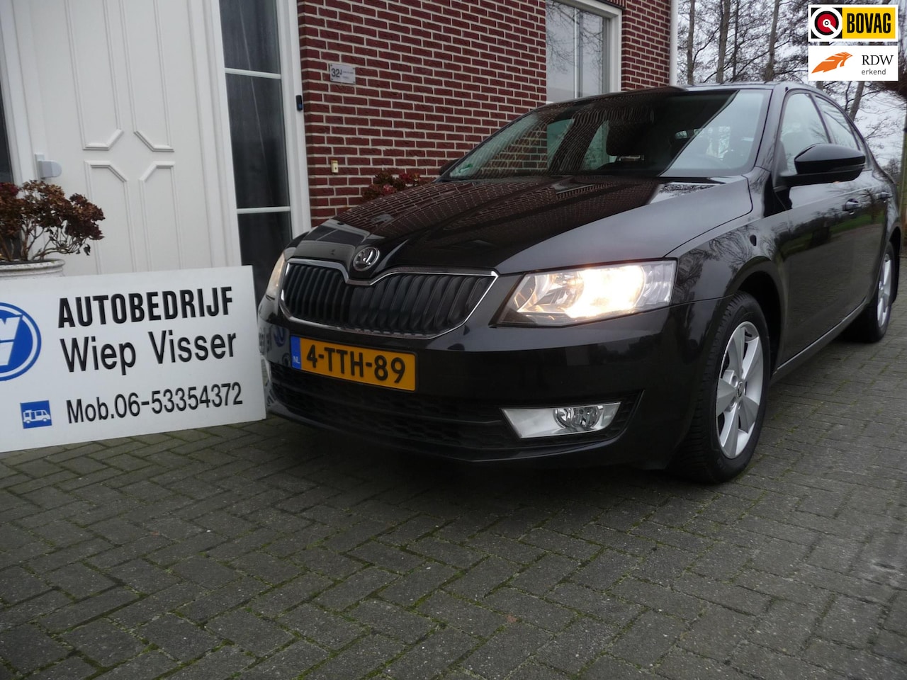 Skoda Octavia - 1.2 TSI Greentech Active 1.2 TSI Greentech Active - AutoWereld.nl