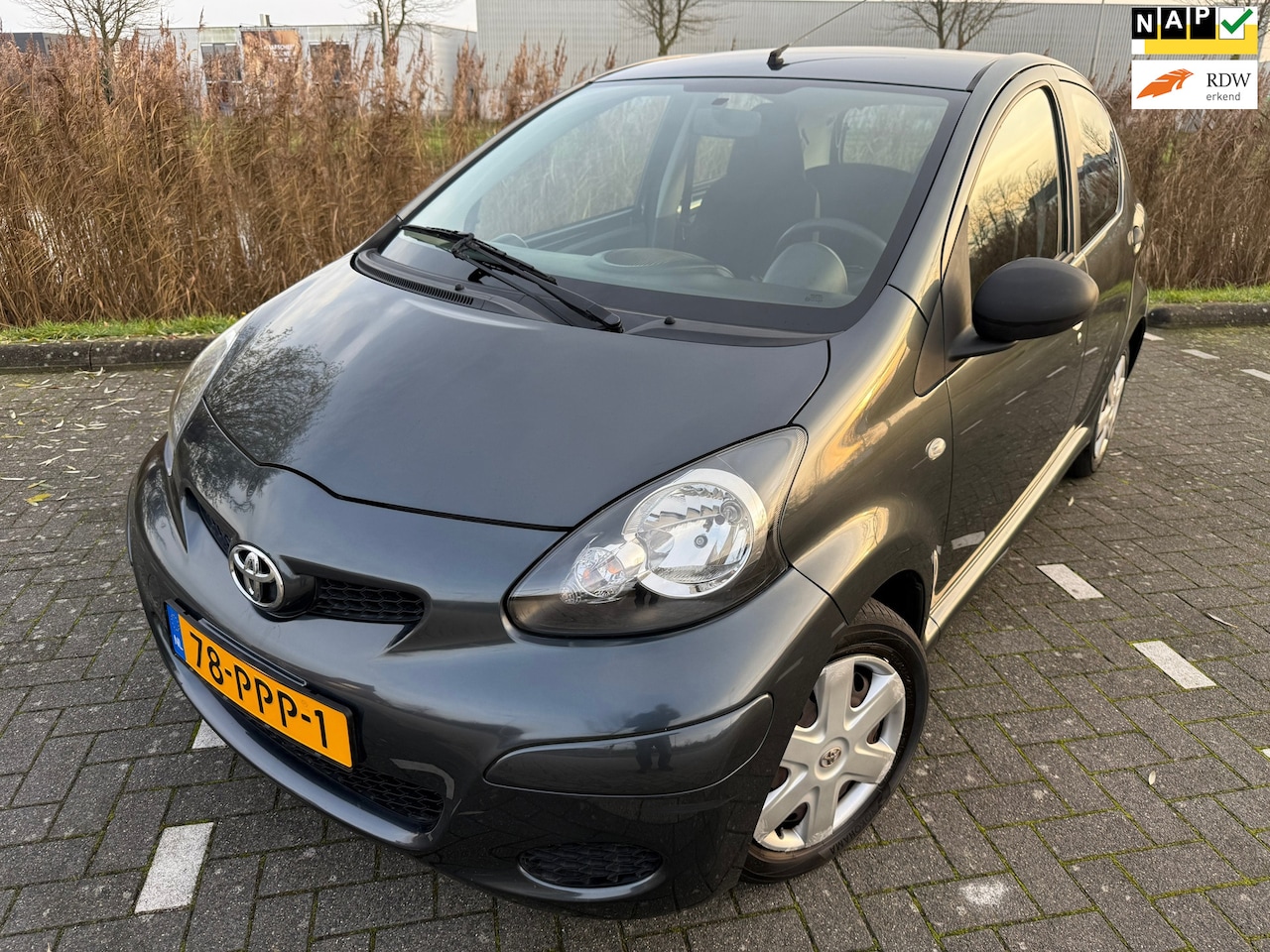Toyota Aygo - 1.0-12V Cool*AIRCO*APK*NAP*ZUINGE AUTO - AutoWereld.nl