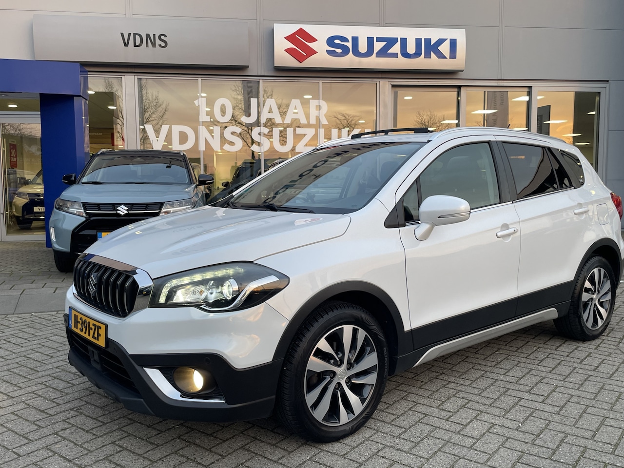 Suzuki S-Cross - 1.4 Boosterjet AllGrip High Executive | Achteruitrijcamera | Leder | Stoelverwarming | Sch - AutoWereld.nl