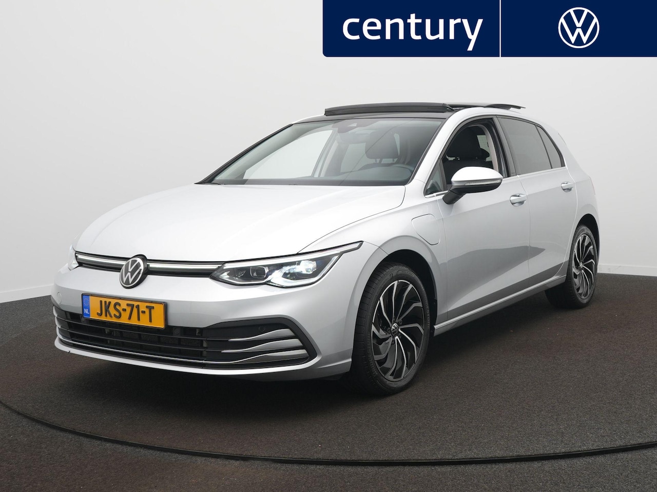 Volkswagen Golf - 1.4 eHybrid Style Panoramadak - Trekhaak - Automaat - Camera - AutoWereld.nl