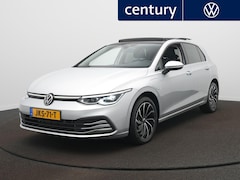 Volkswagen Golf - 1.4 eHybrid Style Panoramadak - Trekhaak - Automaat - Camera