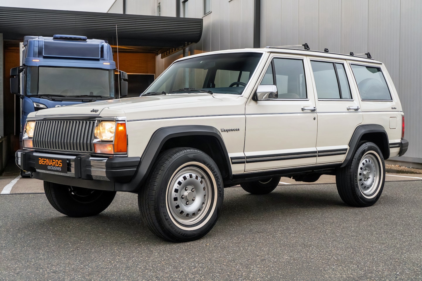 Jeep Wagoneer - 6.2-liter LS3 V8 swap - AutoWereld.nl