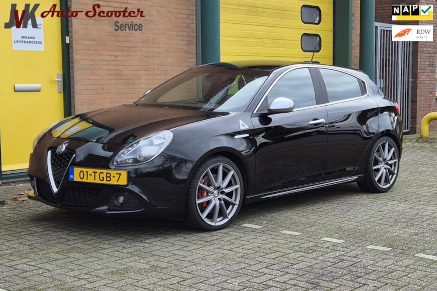 Alfa Romeo Giulietta - 1.7 TBi Quadrifoglio Verde Airco! Cruise Control! NAP! - AutoWereld.nl