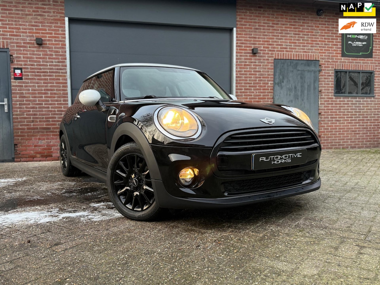 MINI Cooper - 1.5 Business | 2017 | Automaat | 131.000 km NAP | BTW-auto | Zakelijk interessant - AutoWereld.nl