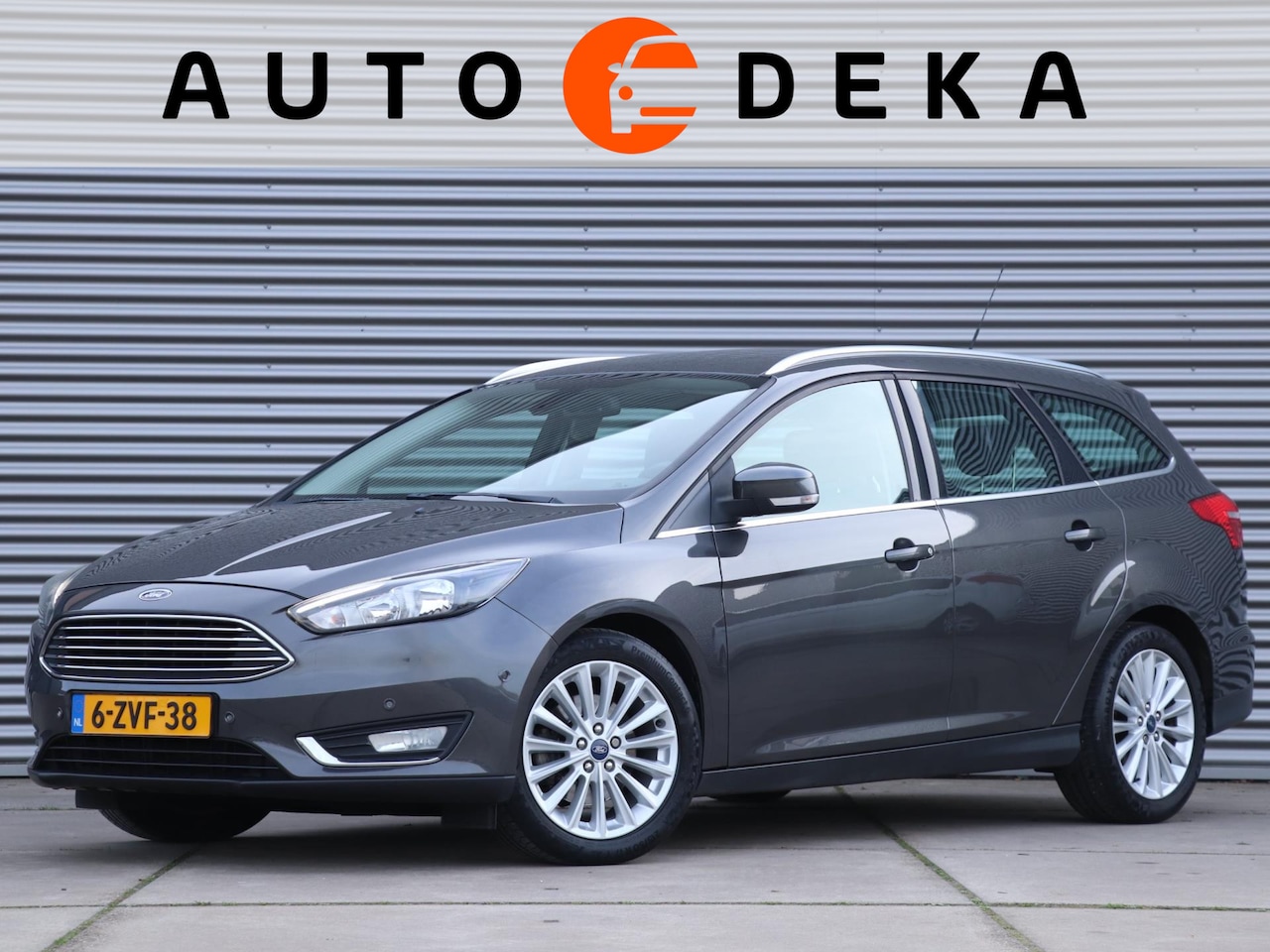 Ford Focus Wagon - 1.5 EcoBoost Titanium Edition *Dealeronderh.*Trekhaak* - AutoWereld.nl