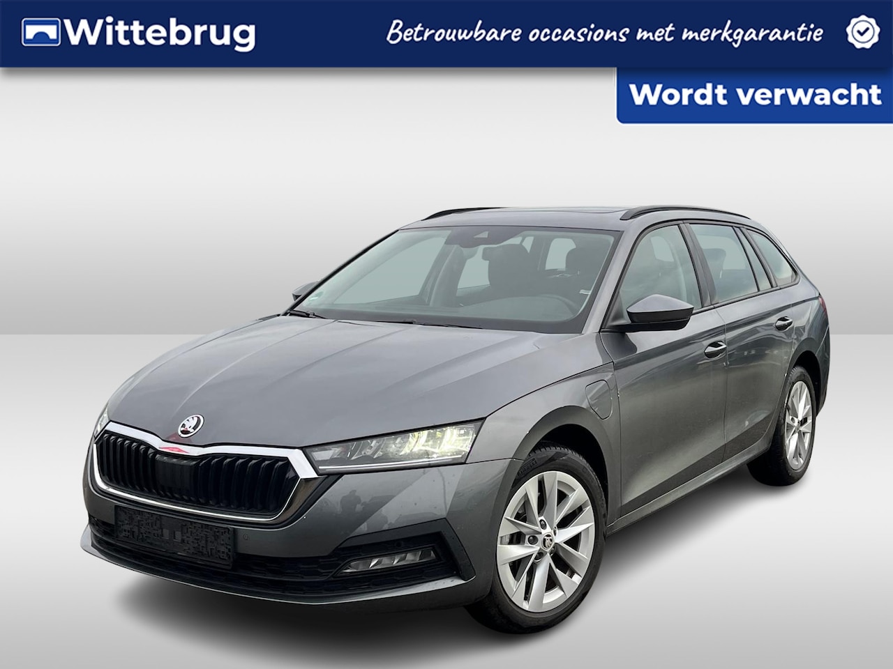 Skoda Octavia Combi - 1.4 TSI 204PK DSG iV PHEV Ambition / Panoramadak / Virtual Cockpit / Lane Assist / Stoel+s - AutoWereld.nl