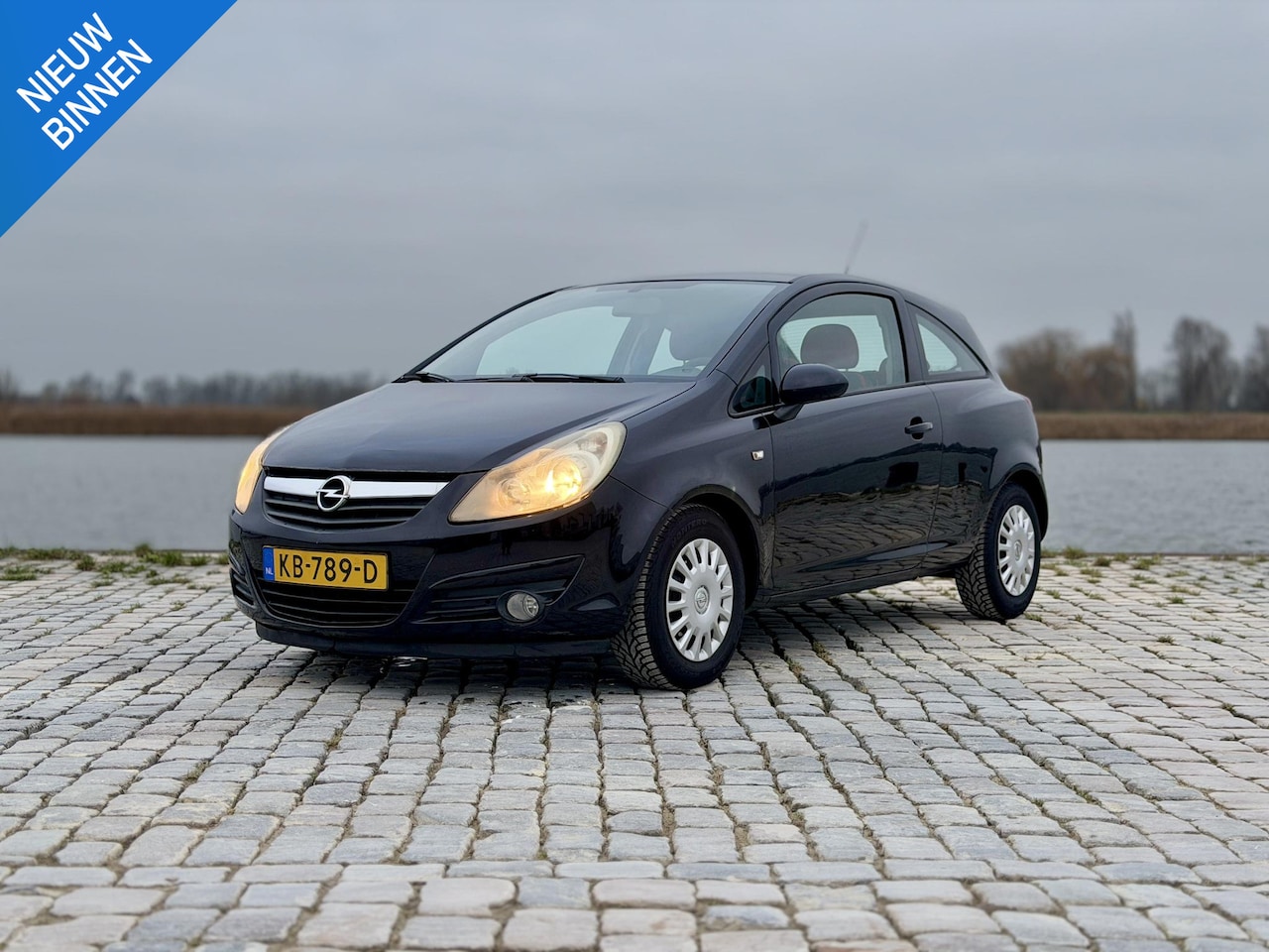 Opel Corsa - 1.2-16V Selection|Airco|Rood Interieur - AutoWereld.nl