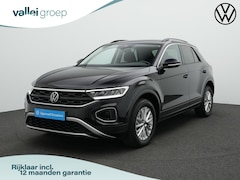 Volkswagen T-Roc - 1.5 TSI 150 pk DSG Life | Trekhaak | Stoelverwarming | Carplay | Parkeersensoren voor/acht