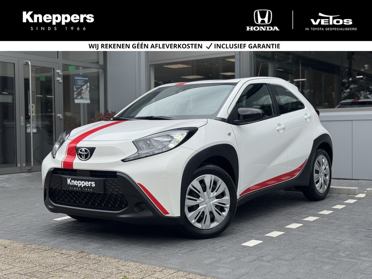Toyota Aygo X - 1.0 VVT-i Play + Red Pack | GEEN AFLEVERKOSTEN |  Apple/Android, Cruise control, Voorstoel - AutoWereld.nl