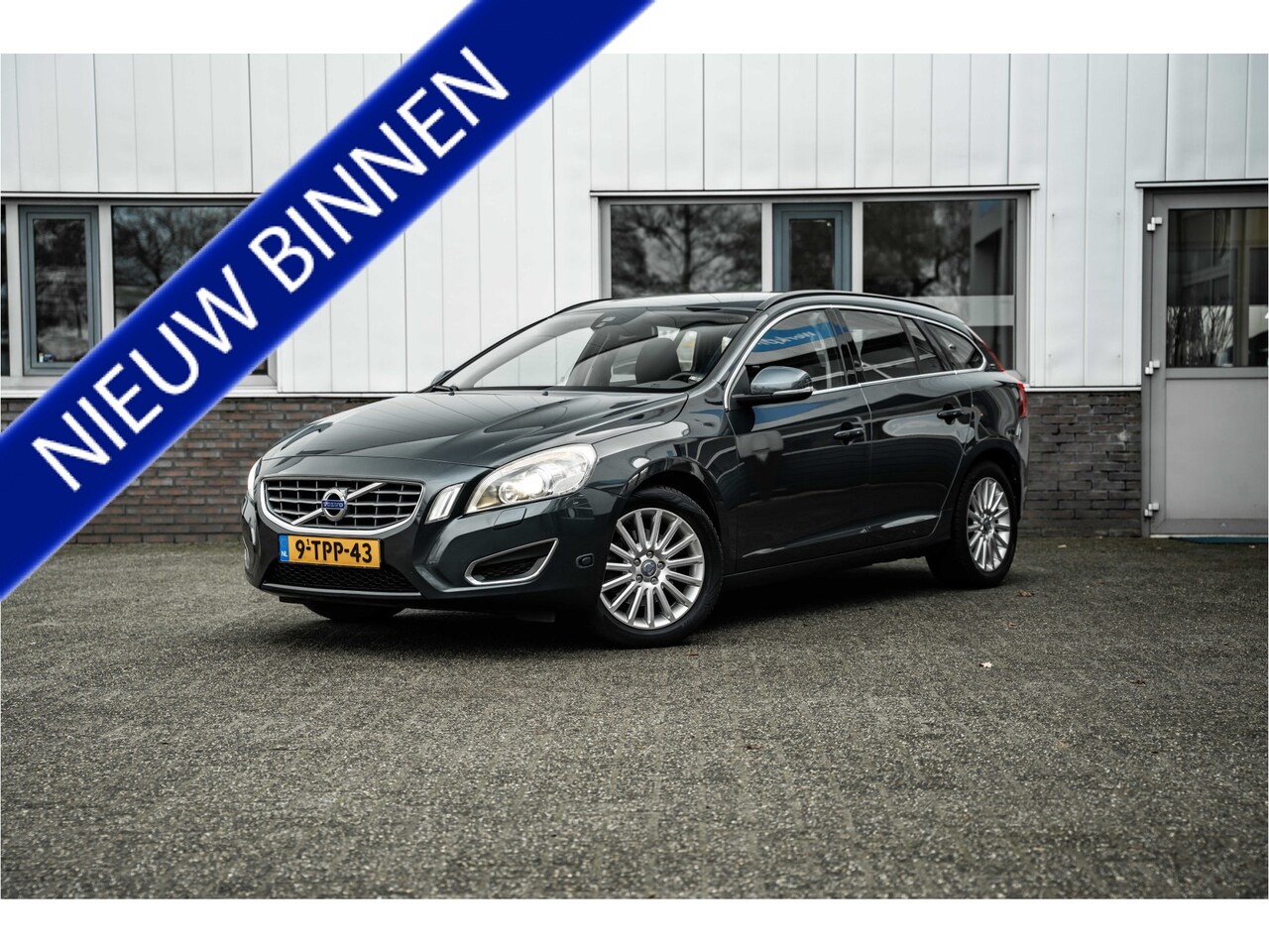 Volvo V60 - 1.6 T4F Summum 1.6 T4F Summum - AutoWereld.nl
