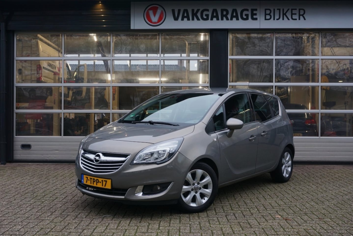 Opel Meriva - 1.4 Turbo Cosmo met trekhaak! - AutoWereld.nl