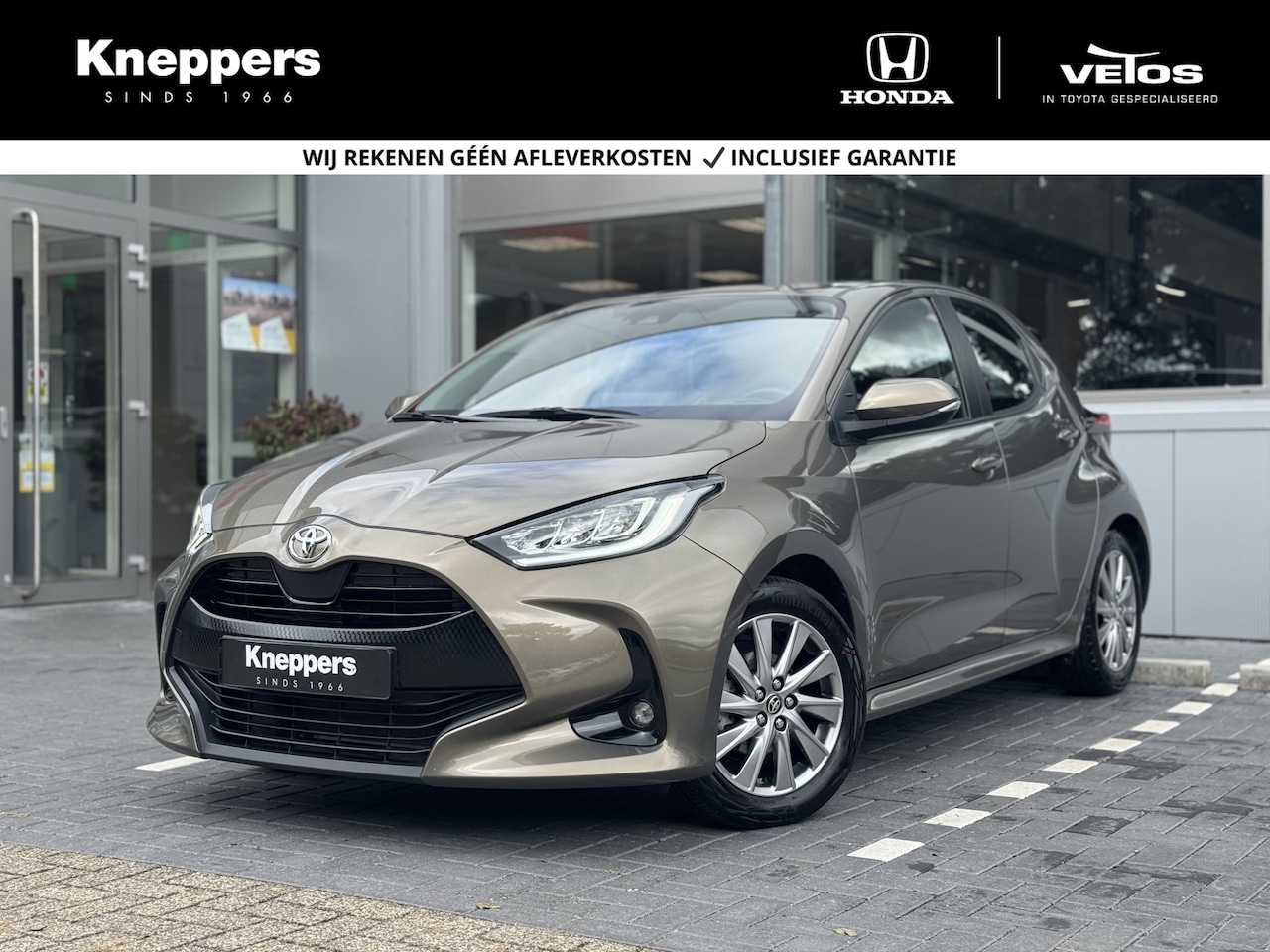 Toyota Yaris - 1.5 VVT-i Dynamic | GEEN AFLEVERKOSTEN |  Apple/Android, Camera, Voorstoelen verwarmd - AutoWereld.nl