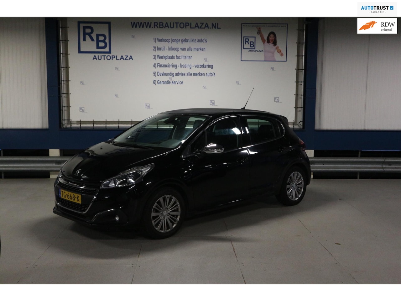 Peugeot 208 - 1.2 PureTech Blue Lease Executive 12 MAANDEN GARANTIE/ GT- LINE/ CARPLAY - AutoWereld.nl