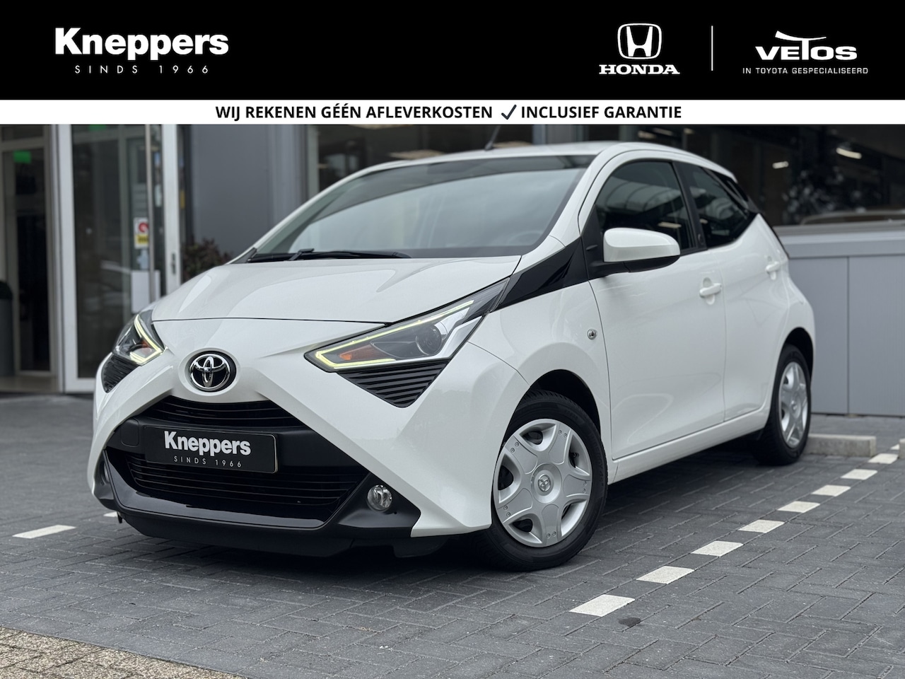Toyota Aygo - 1.0 VVT-i x-play Automaat | GEEN AFLEVERKOSTEN |  Airco, Apple/Android - AutoWereld.nl