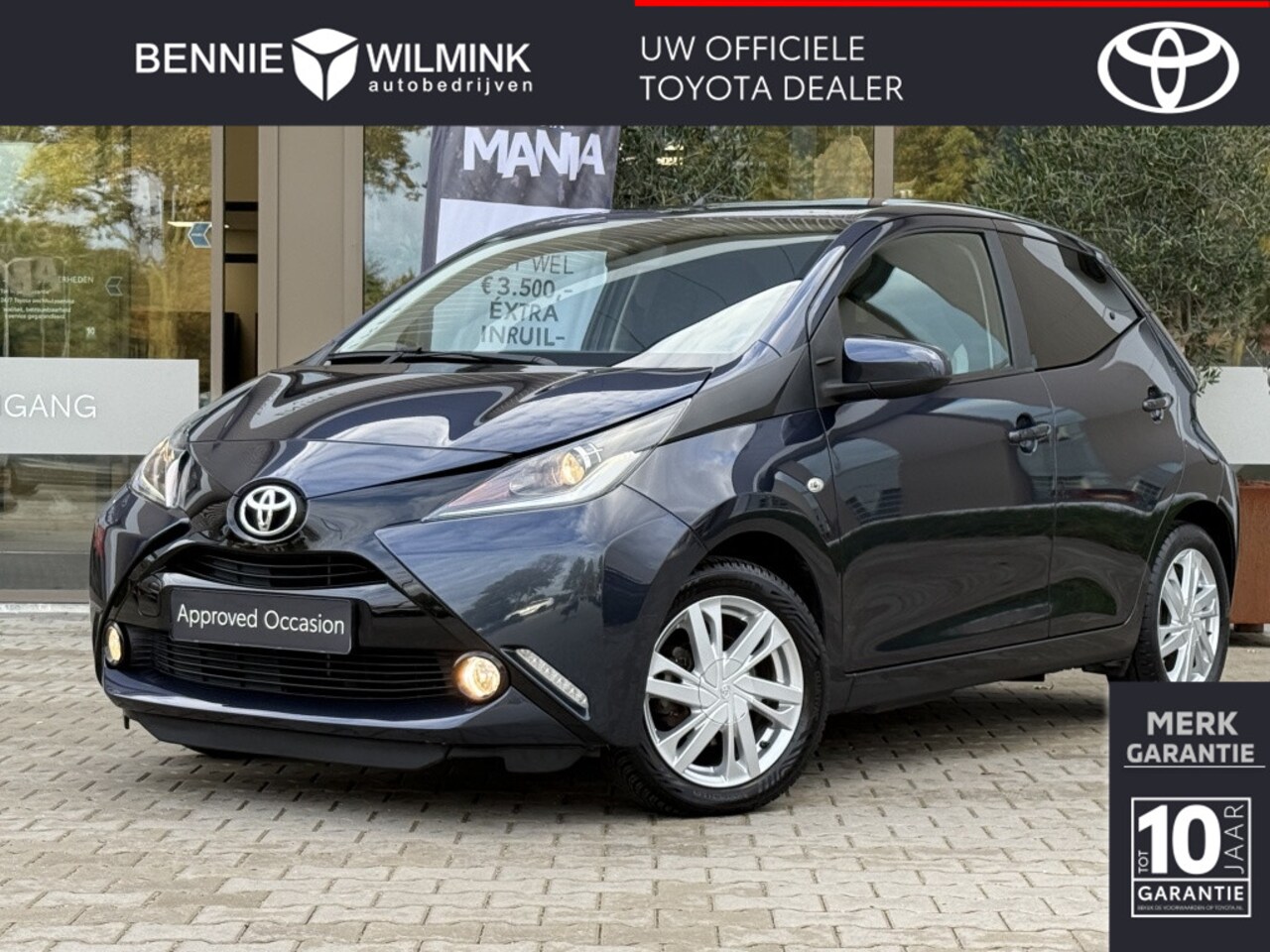 Toyota Aygo - 1.0 VVT-i x-sport | Camera | Navi | Trekhaak - AutoWereld.nl