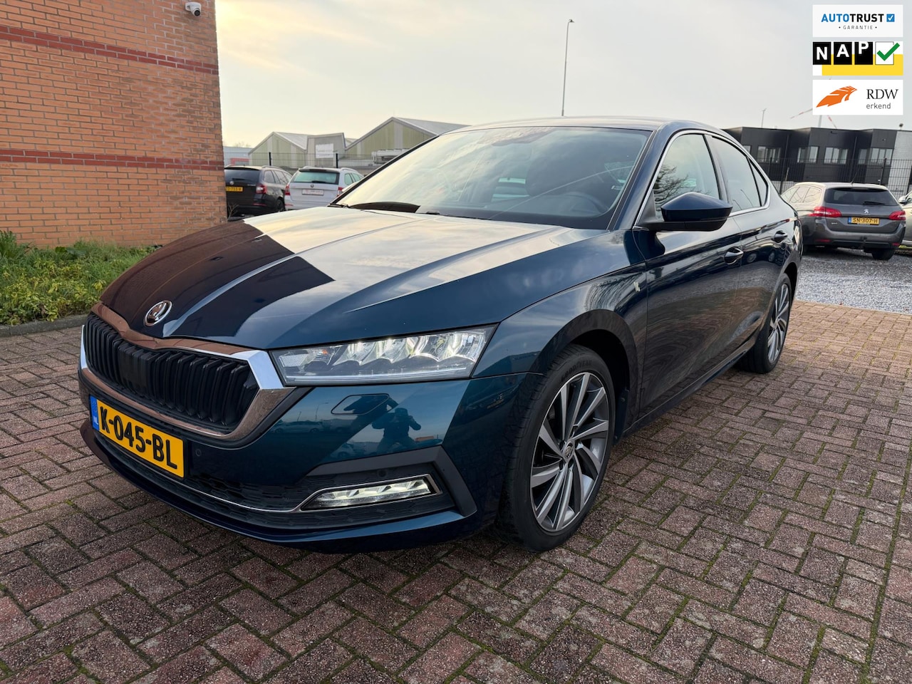 Skoda Octavia - 1.0 TSI Business Edition Plus 1.0 TSI Business Edition Plus - AutoWereld.nl