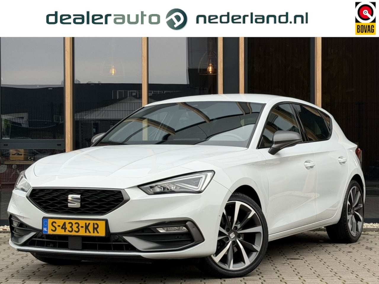 SEAT Leon - 1.5 eTSI FR Launch Edition | Carplay | Stoel & stuurverwarming | - AutoWereld.nl