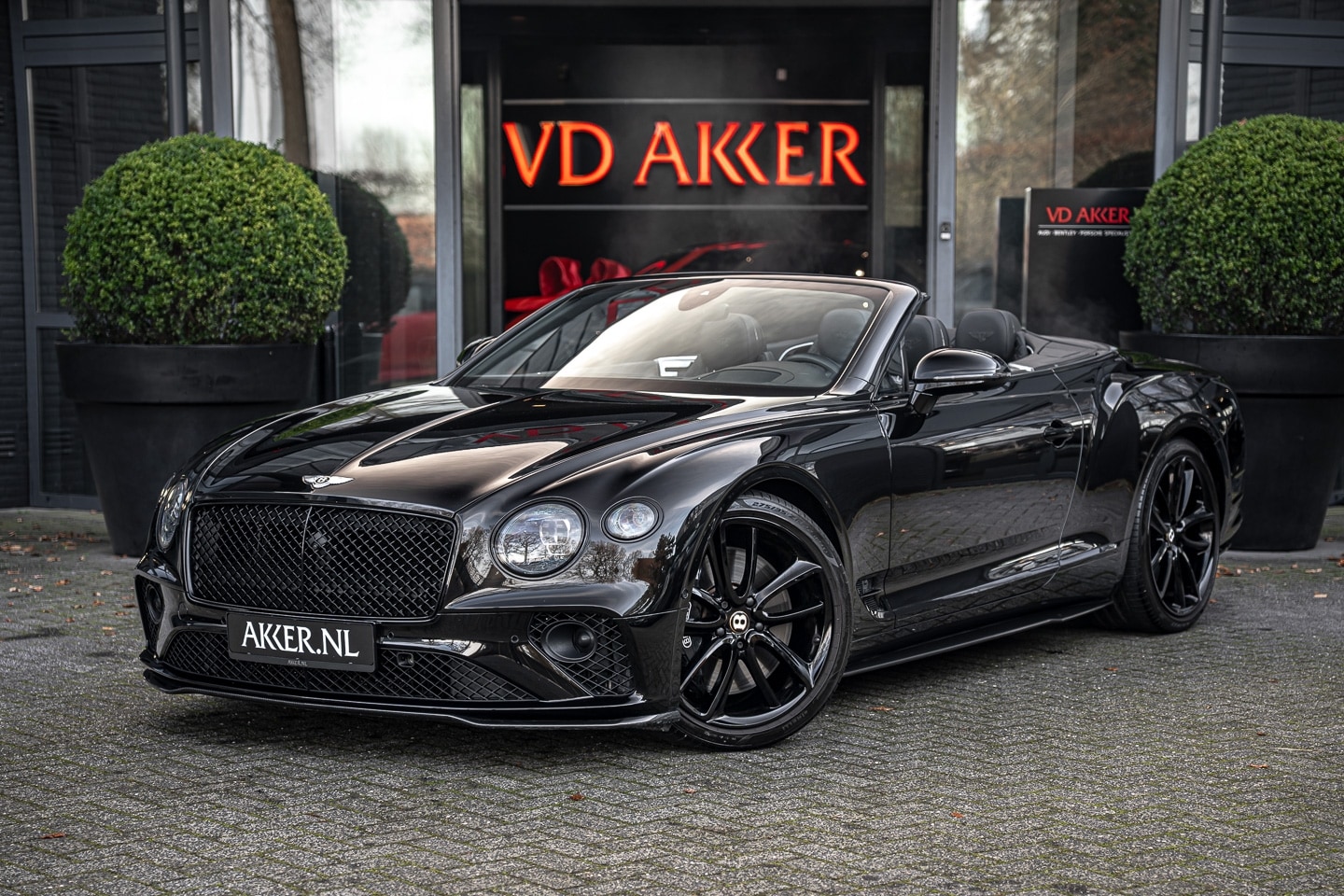 Bentley Continental GTC - 6.0-W12 Mulliner | Centenary | Blackline | Massage | Head-up | Nachtzicht | Rotating Displ - AutoWereld.nl