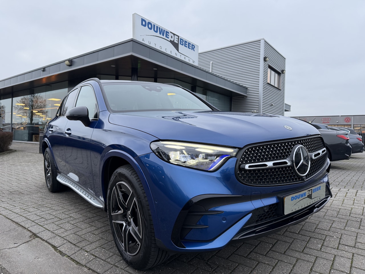 Mercedes-Benz GLC-klasse - 400e 4MATIC AMG Line Night Pano-Dak|Trekhaak|Burmester|HUD|Treeplanken - AutoWereld.nl